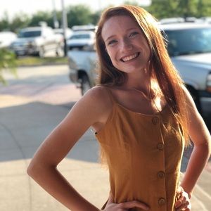 Meet your Posher, Claire